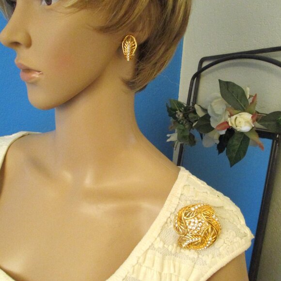 ESTATE STYLE Rhinestone Gold Brooch Earrings Set ~ VINTAGE Gold Plate Rhinestone - Picture 8 of 15